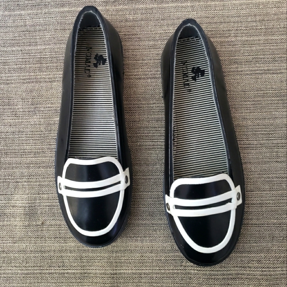 Nomad Black/White Mist Rain Flats